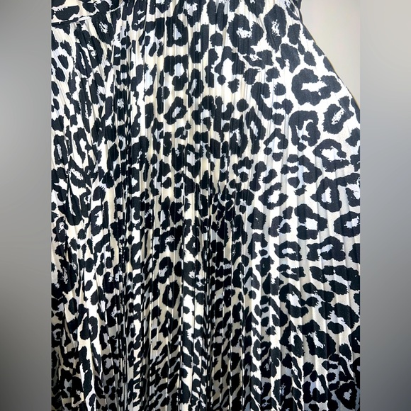 NWT LAUNDRY BY SHELLY SEGAL ANIMAL PRINT CRISS CROSS PLEATED GOWN SIZE 10 - Picture 5 of 8